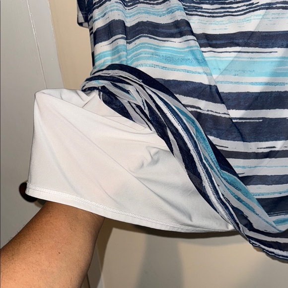 Boxy Blue Striped Blouse with Relaxed Fit - Picture 4 of 5